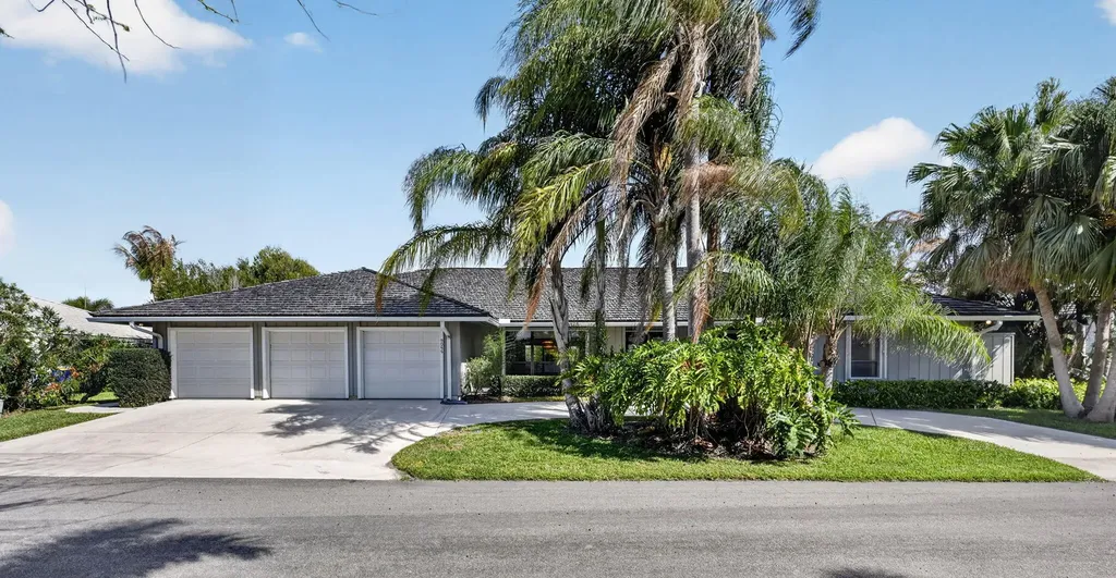 9055 SE Harbor Island Way Hobe Sound FL 33455