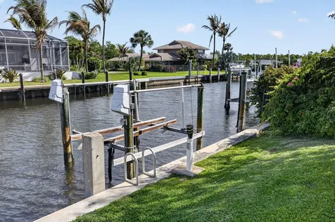 9055 SE Harbor Island Way Hobe Sound FL 33455