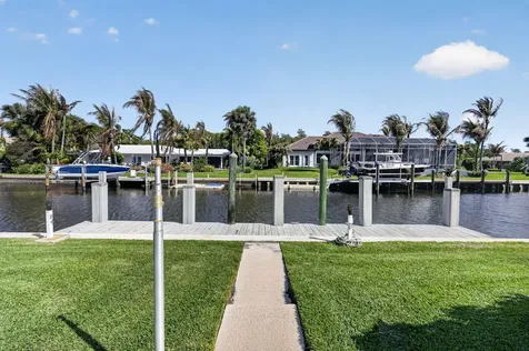9055 SE Harbor Island Way Hobe Sound FL 33455