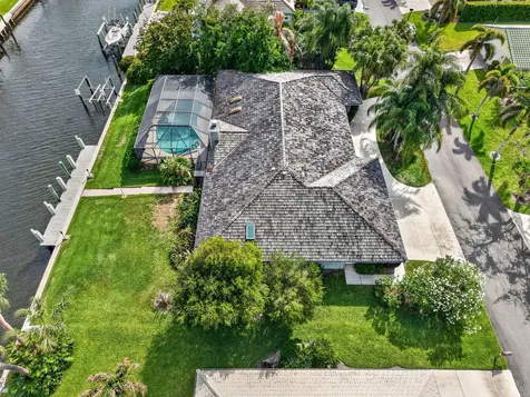 9055 SE Harbor Island Way Hobe Sound FL 33455