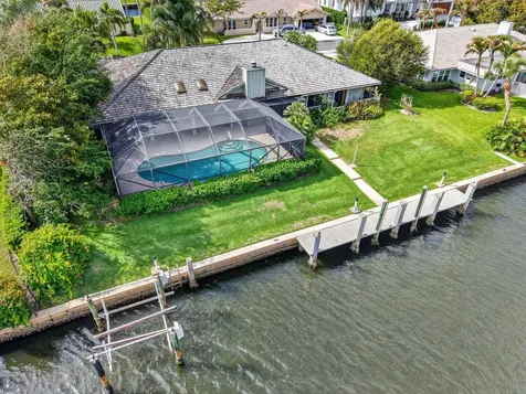 9055 SE Harbor Island Way Hobe Sound FL 33455