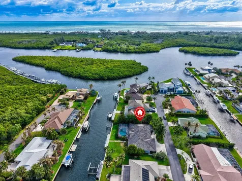 9055 SE Harbor Island Way Hobe Sound FL 33455