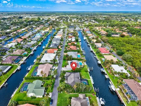 9055 SE Harbor Island Way Hobe Sound FL 33455
