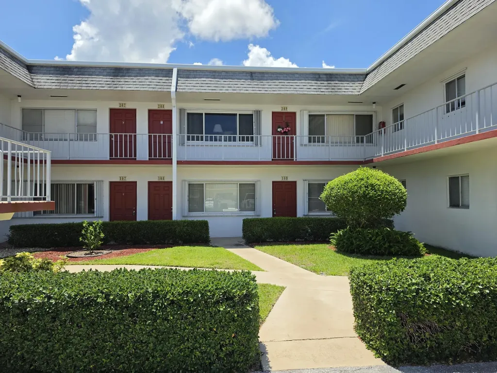 3320 Lake Osborne Drive Lake Worth Beach FL 33461
