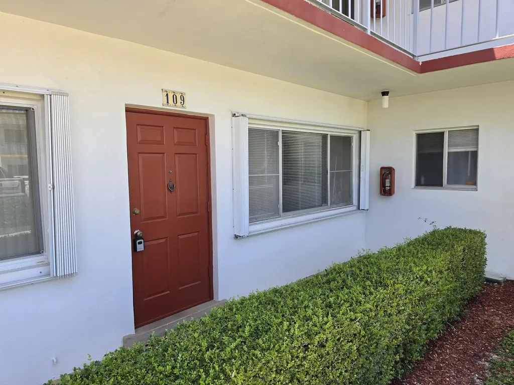 3320 Lake Osborne Drive Lake Worth Beach FL 33461