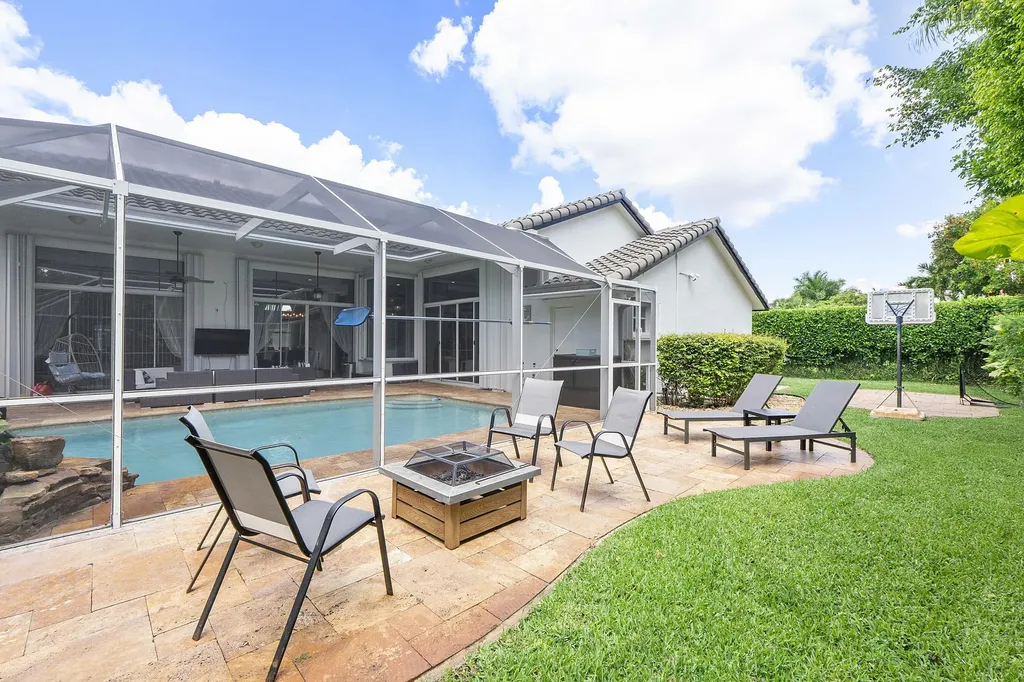 5431 NW 109th Lane Coral Springs FL 33076