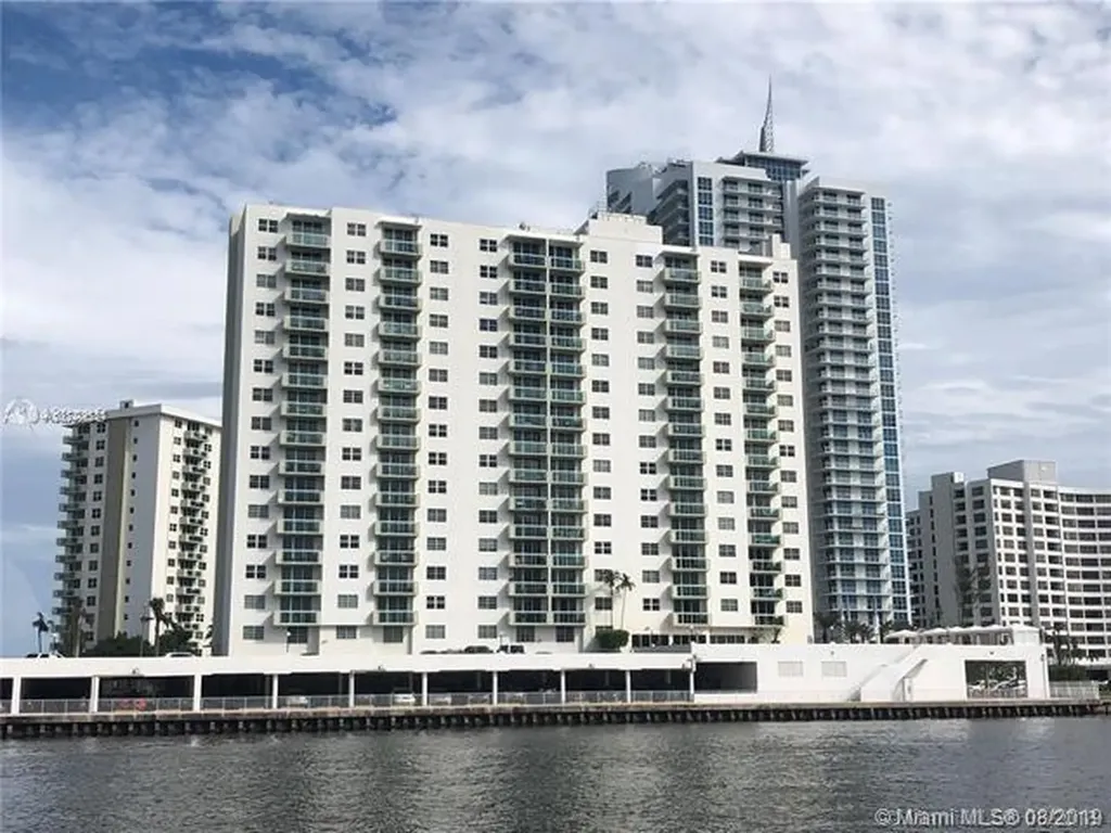 3000 S Ocean Drive Hollywood FL 33019