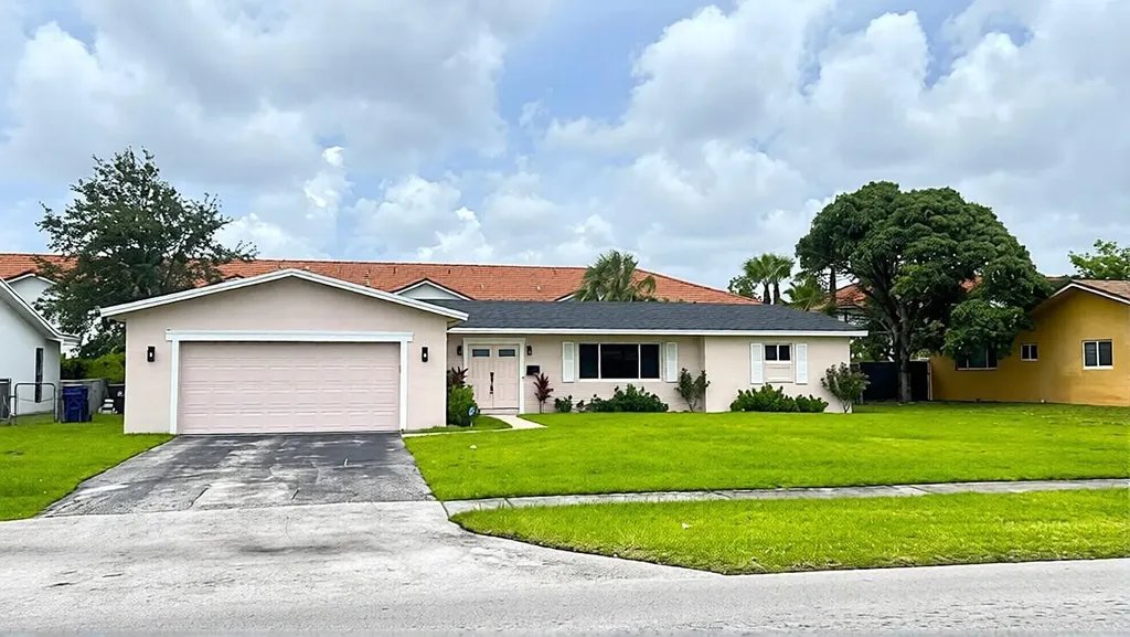 3521 NW 29th Street Lauderdale Lakes FL 33311