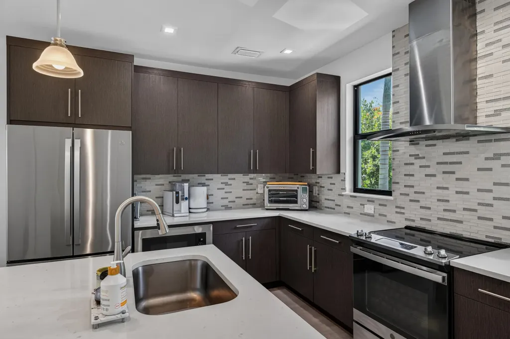 625 NE 22nd Drive Wilton Manors FL 33305
