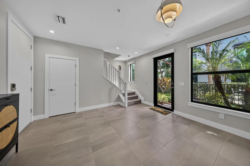 625 NE 22nd Drive Wilton Manors FL 33305