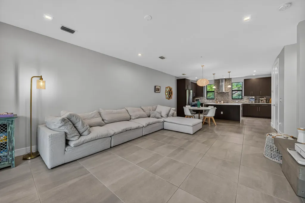625 NE 22nd Drive Wilton Manors FL 33305