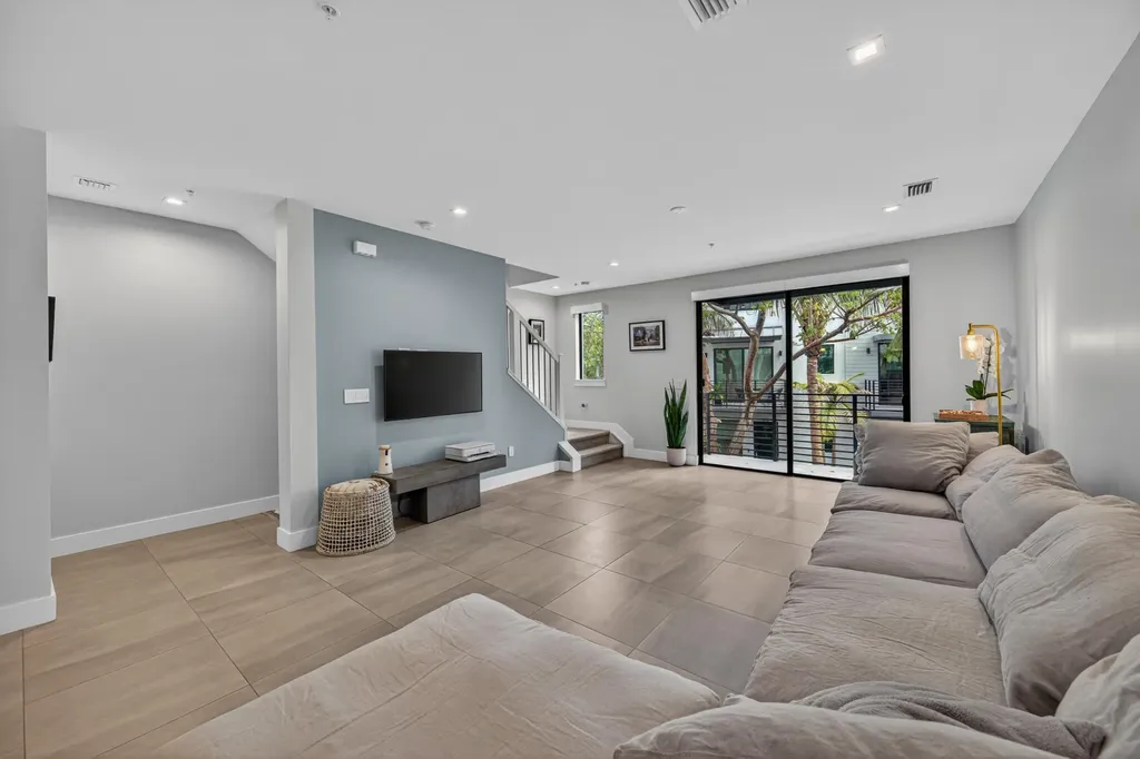 625 NE 22nd Drive Wilton Manors FL 33305