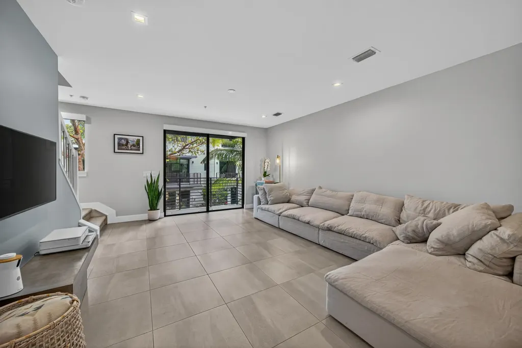 625 NE 22nd Drive Wilton Manors FL 33305