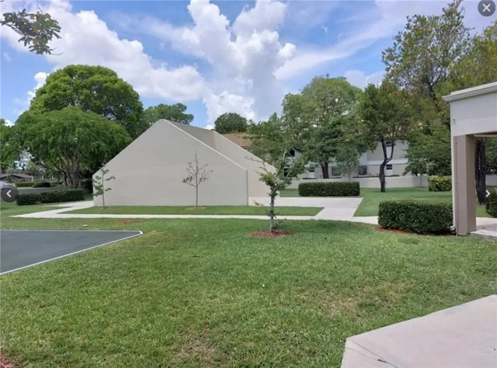 503 Gardens Drive Pompano Beach FL 33069