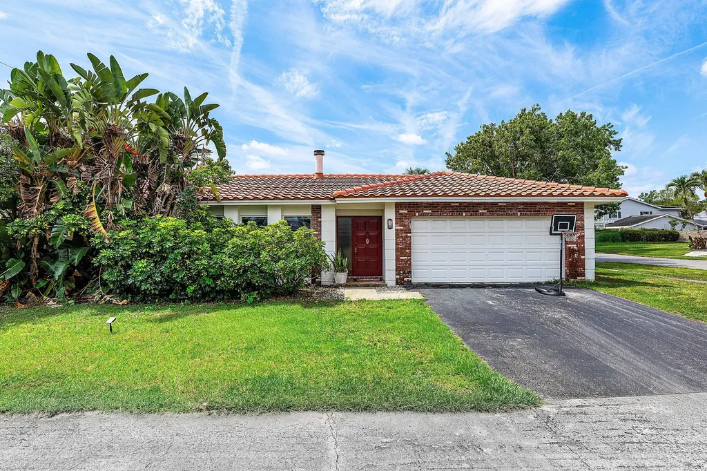 2 Tam O Shanter Lane Boca Raton FL 33431