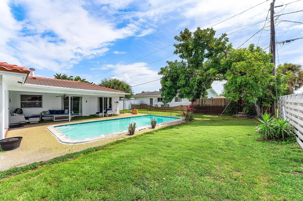 2 Tam O Shanter Lane Boca Raton FL 33431