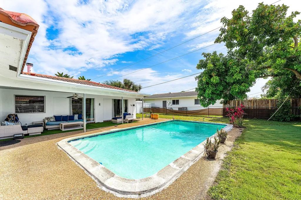 2 Tam O Shanter Lane Boca Raton FL 33431