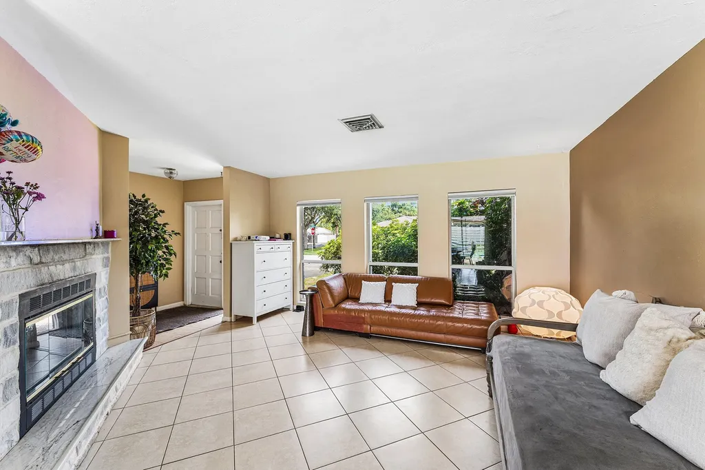 2 Tam O Shanter Lane Boca Raton FL 33431