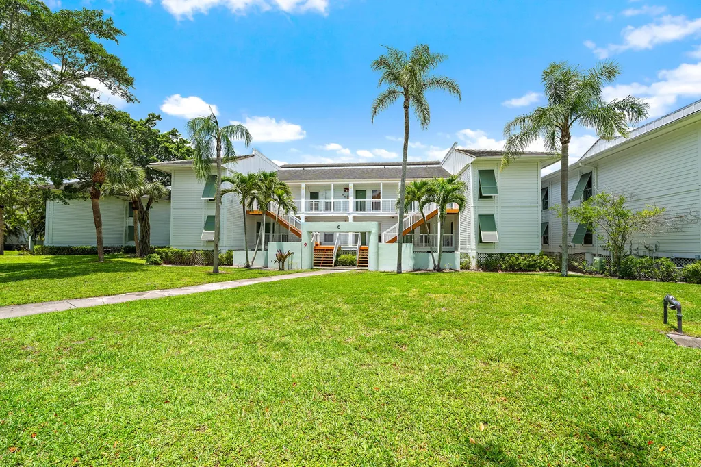 261 Cypress Point Drive Palm Beach Gardens FL 33418