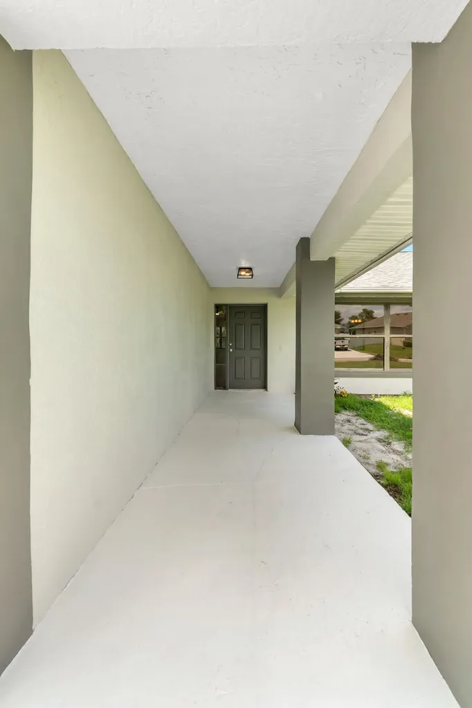 731 SE Majestic Terrace Port St Lucie FL 34983