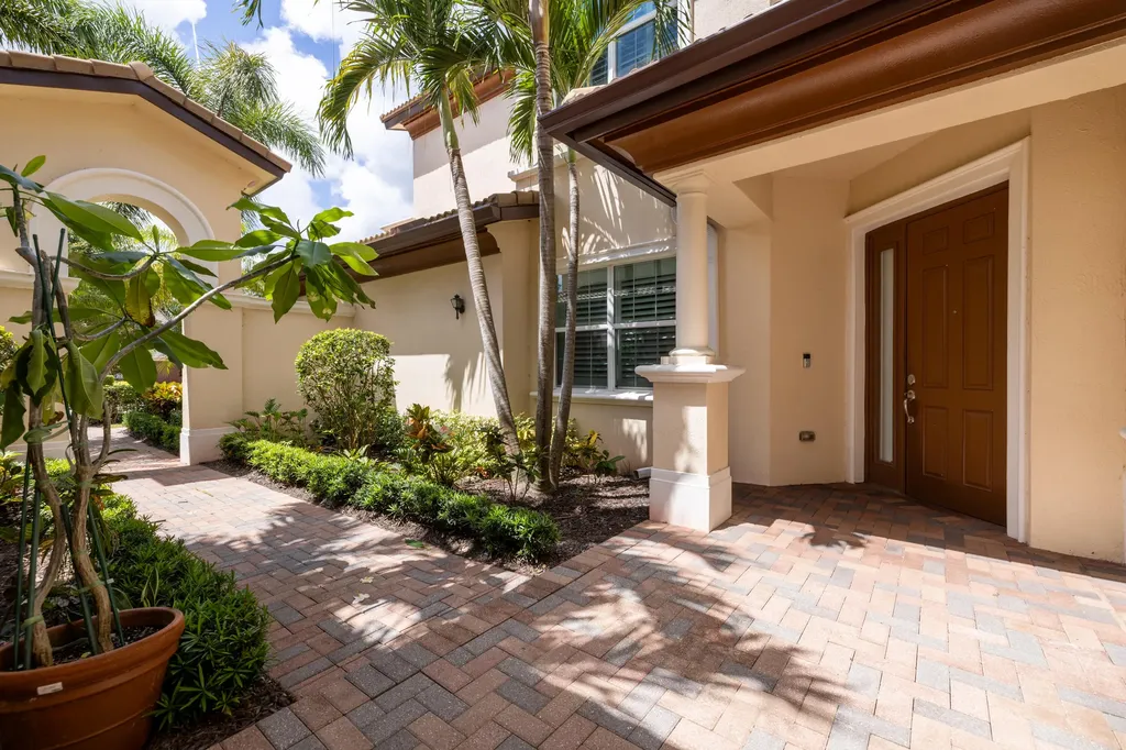 111 Tresana Boulevard Jupiter FL 33478