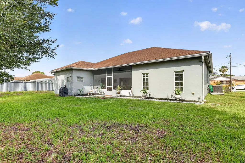 1711 SE Fairfield Street Port St Lucie FL 34983