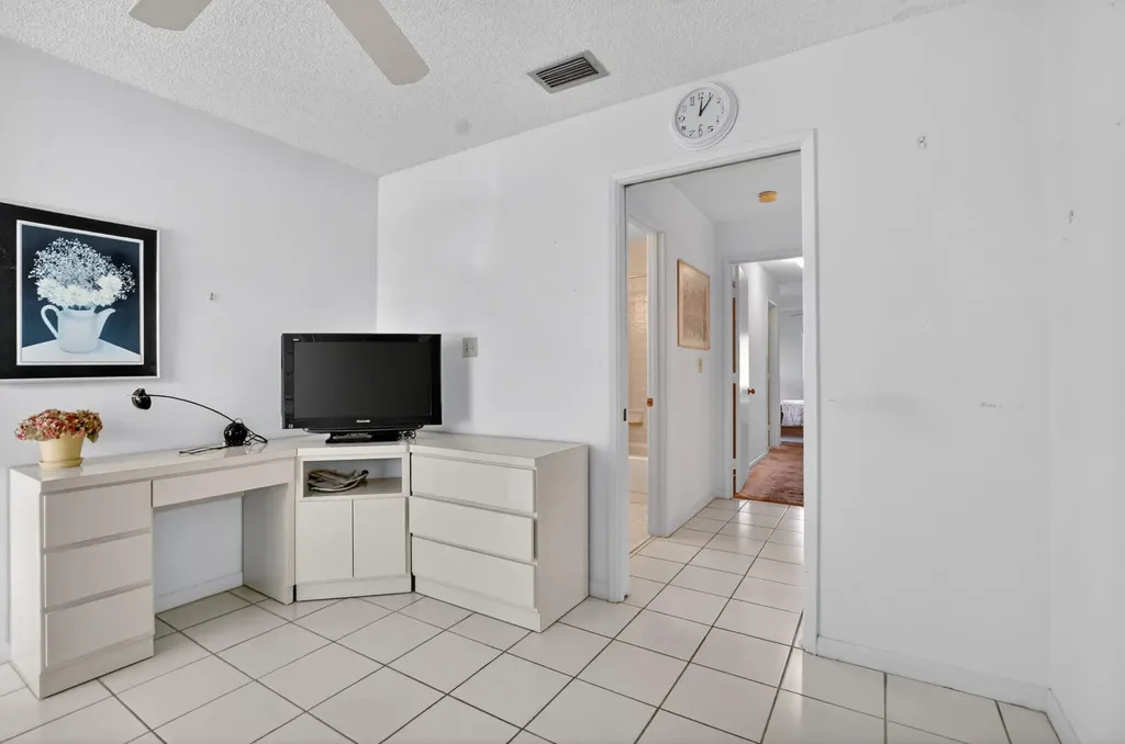 8891 Windtree Street Boca Raton FL 33496