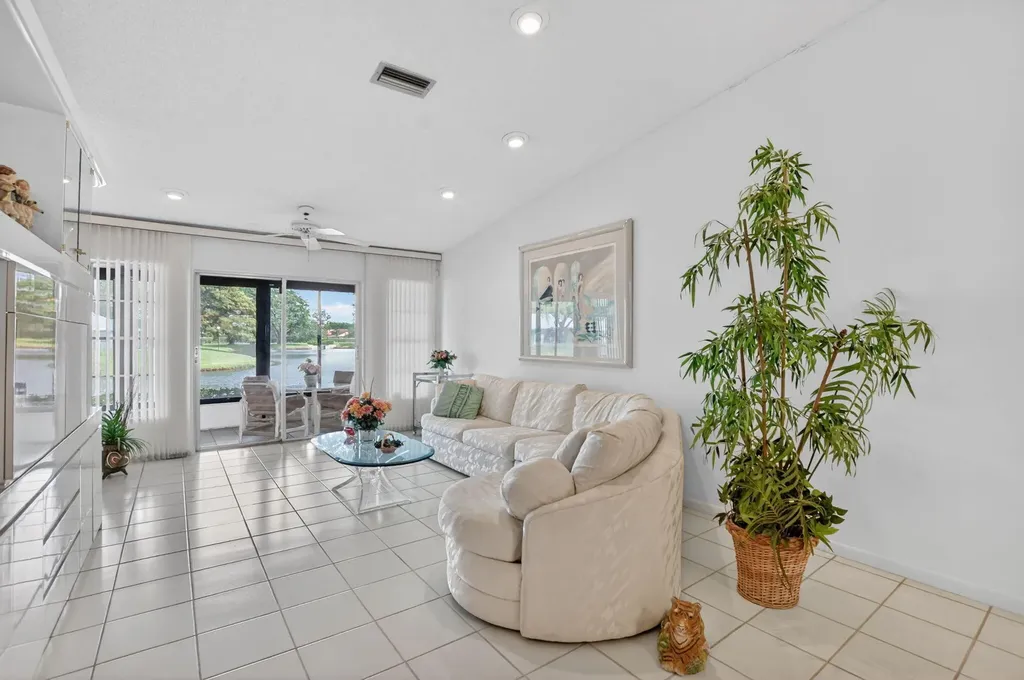 8891 Windtree Street Boca Raton FL 33496