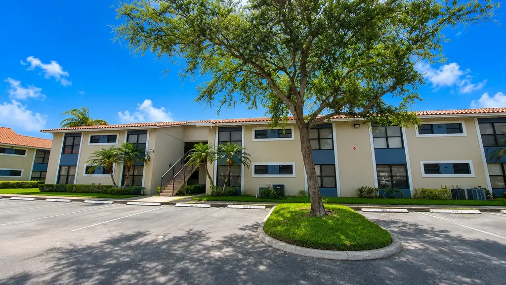 1463 Lake Crystal Drive West Palm Beach FL 33411