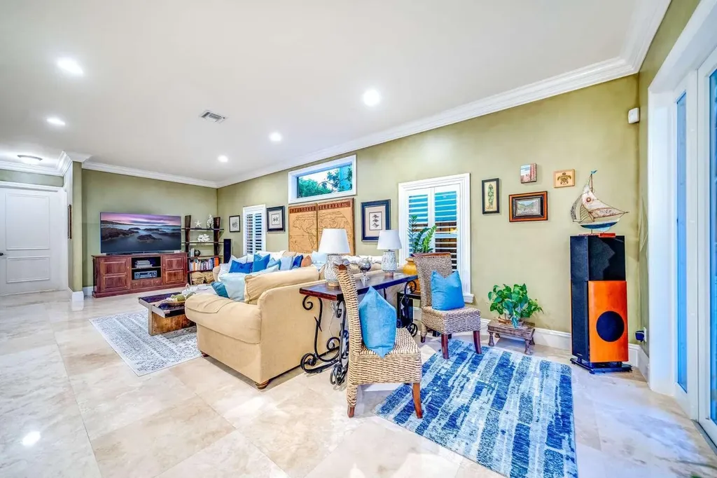512 NE 12th Avenue Fort Lauderdale FL 33301
