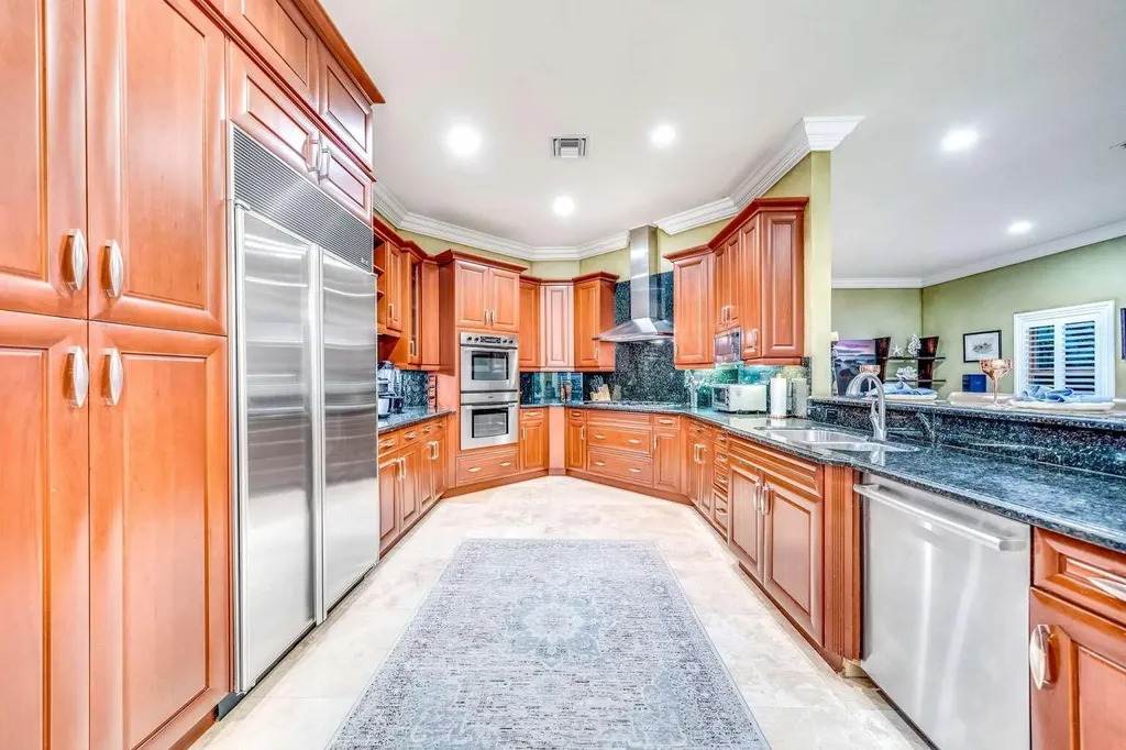 512 NE 12th Avenue Fort Lauderdale FL 33301