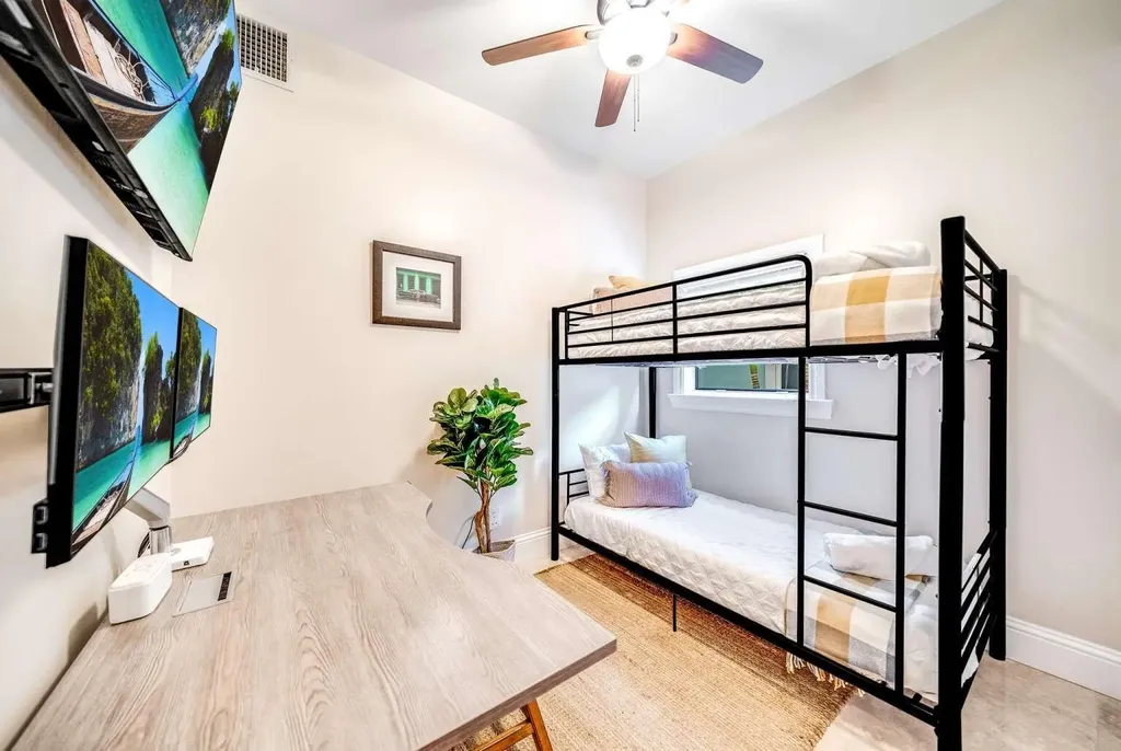 512 NE 12th Avenue Fort Lauderdale FL 33301