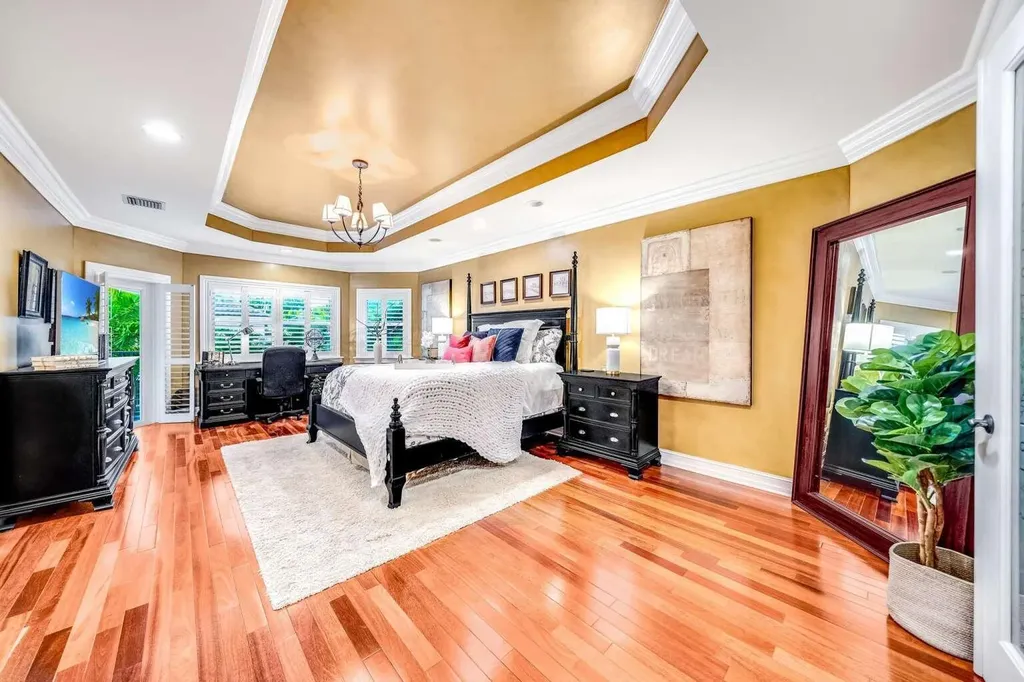 512 NE 12th Avenue Fort Lauderdale FL 33301