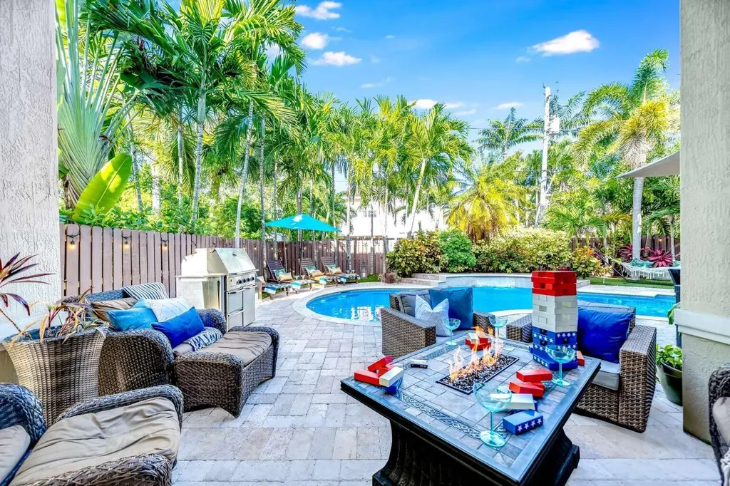 512 NE 12th Avenue Fort Lauderdale FL 33301