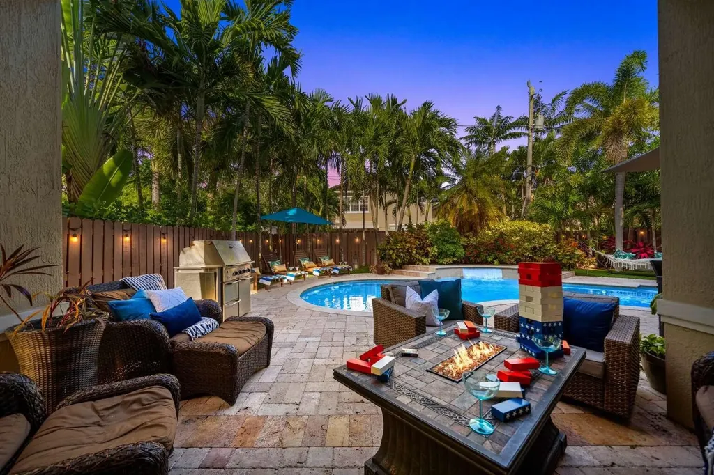 512 NE 12th Avenue Fort Lauderdale FL 33301
