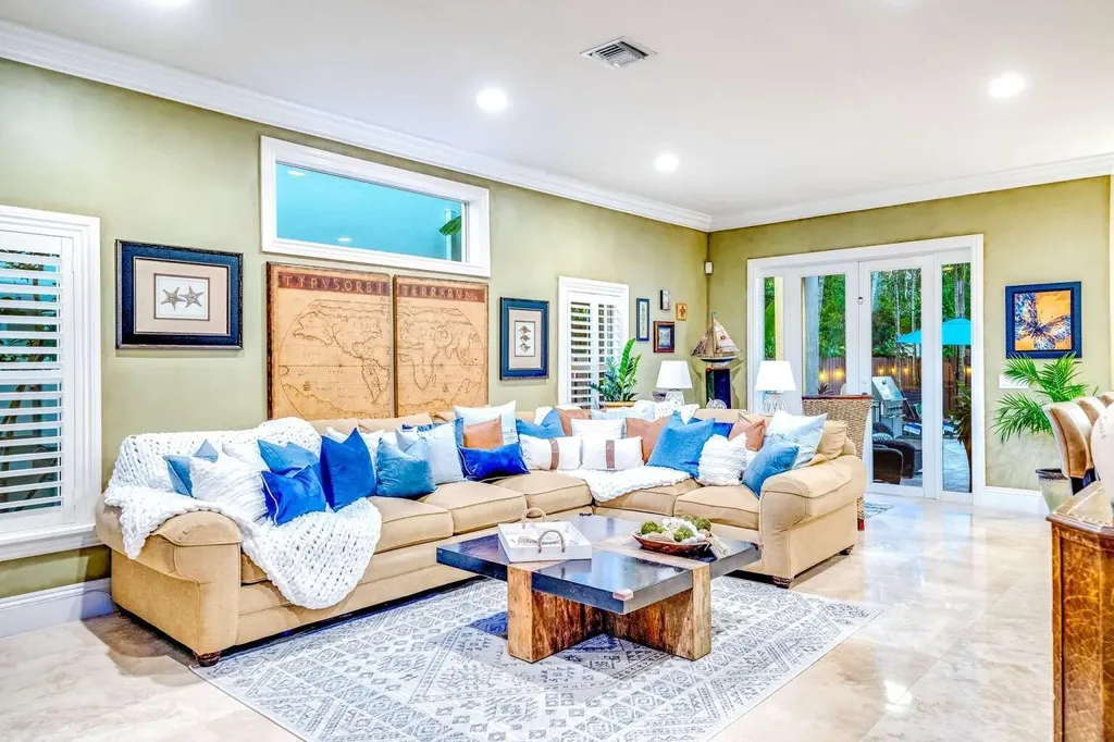 512 NE 12th Avenue Fort Lauderdale FL 33301