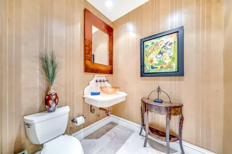 512 NE 12th Avenue Fort Lauderdale FL 33301
