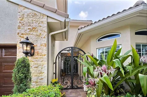 512 NE 12th Avenue Fort Lauderdale FL 33301
