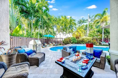 512 NE 12th Avenue Fort Lauderdale FL 33301