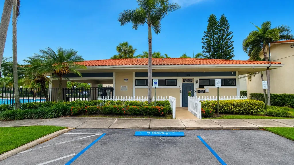 1463 Lake Crystal Drive West Palm Beach FL 33411