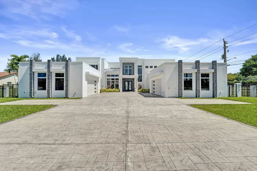 11201 SW 3rd Street Plantation FL 33325