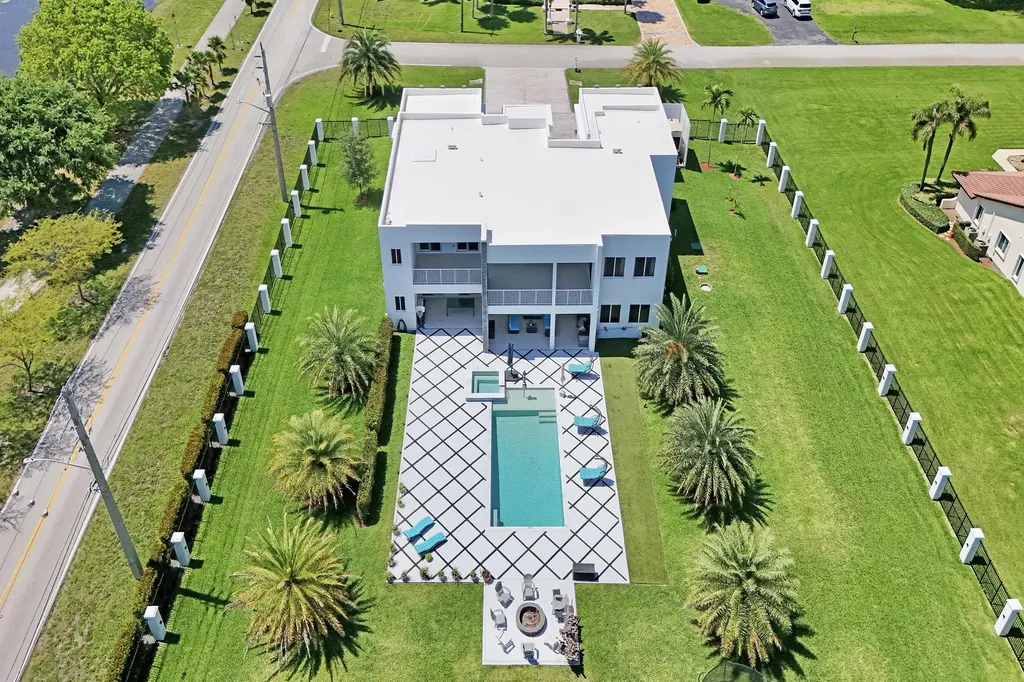 11201 SW 3rd Street Plantation FL 33325