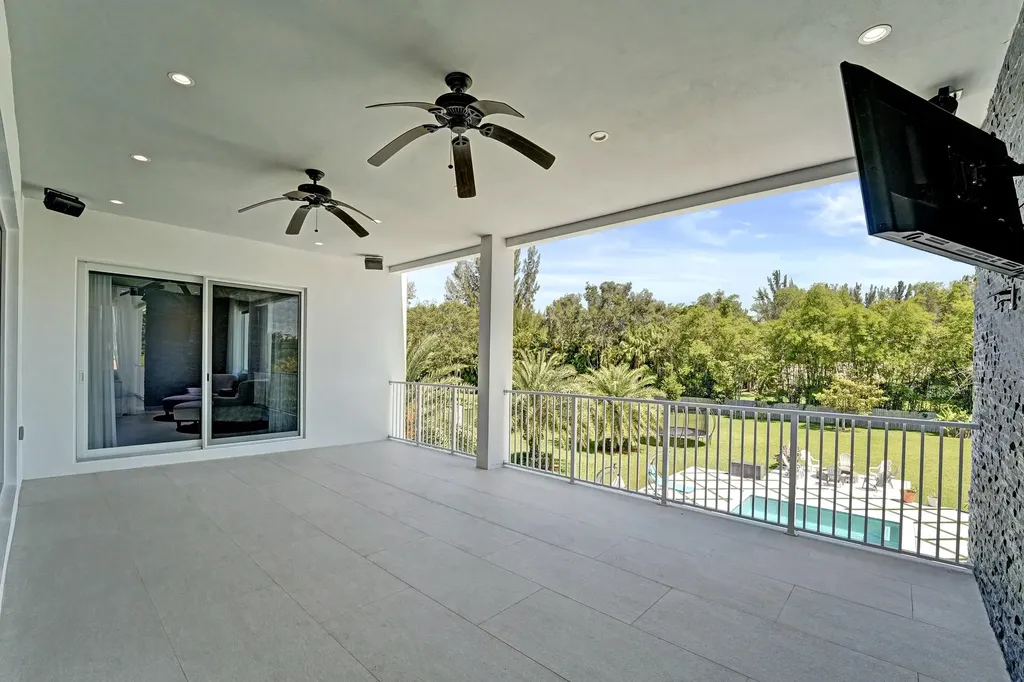 11201 SW 3rd Street Plantation FL 33325