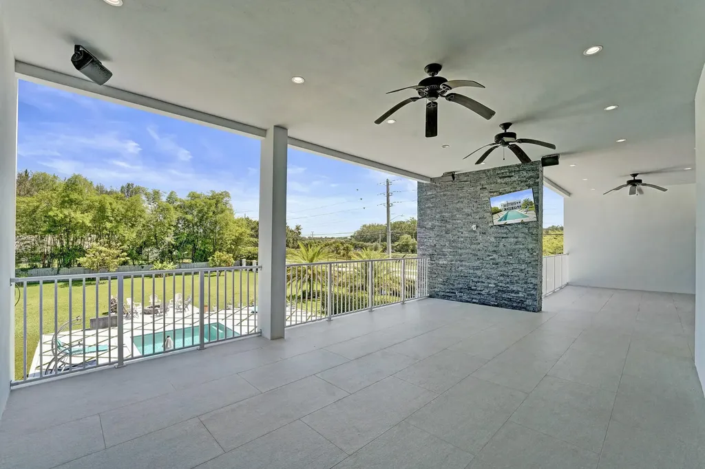 11201 SW 3rd Street Plantation FL 33325