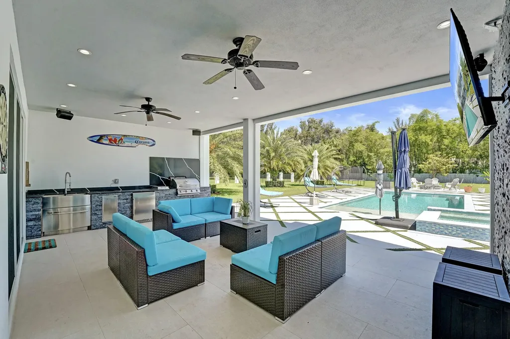 11201 SW 3rd Street Plantation FL 33325
