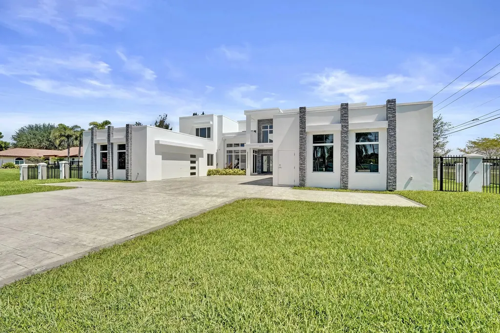 11201 SW 3rd Street Plantation FL 33325