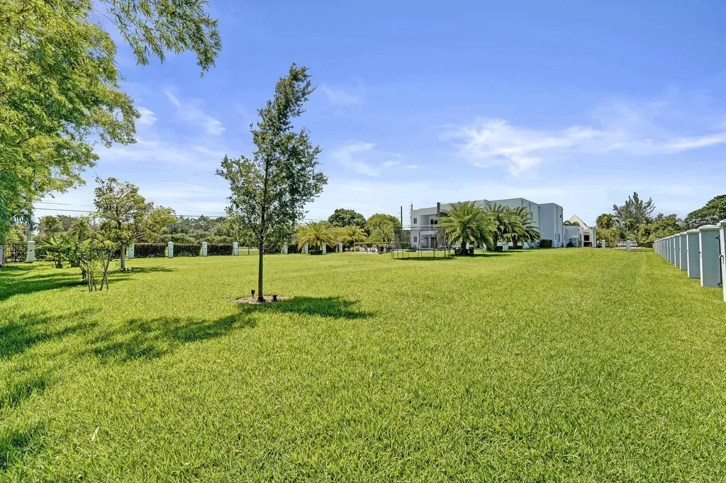 11201 SW 3rd Street Plantation FL 33325