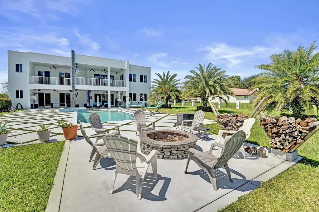 11201 SW 3rd Street Plantation FL 33325