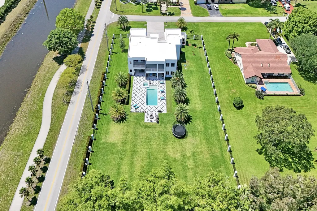 11201 SW 3rd Street Plantation FL 33325