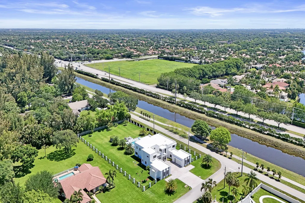 11201 SW 3rd Street Plantation FL 33325